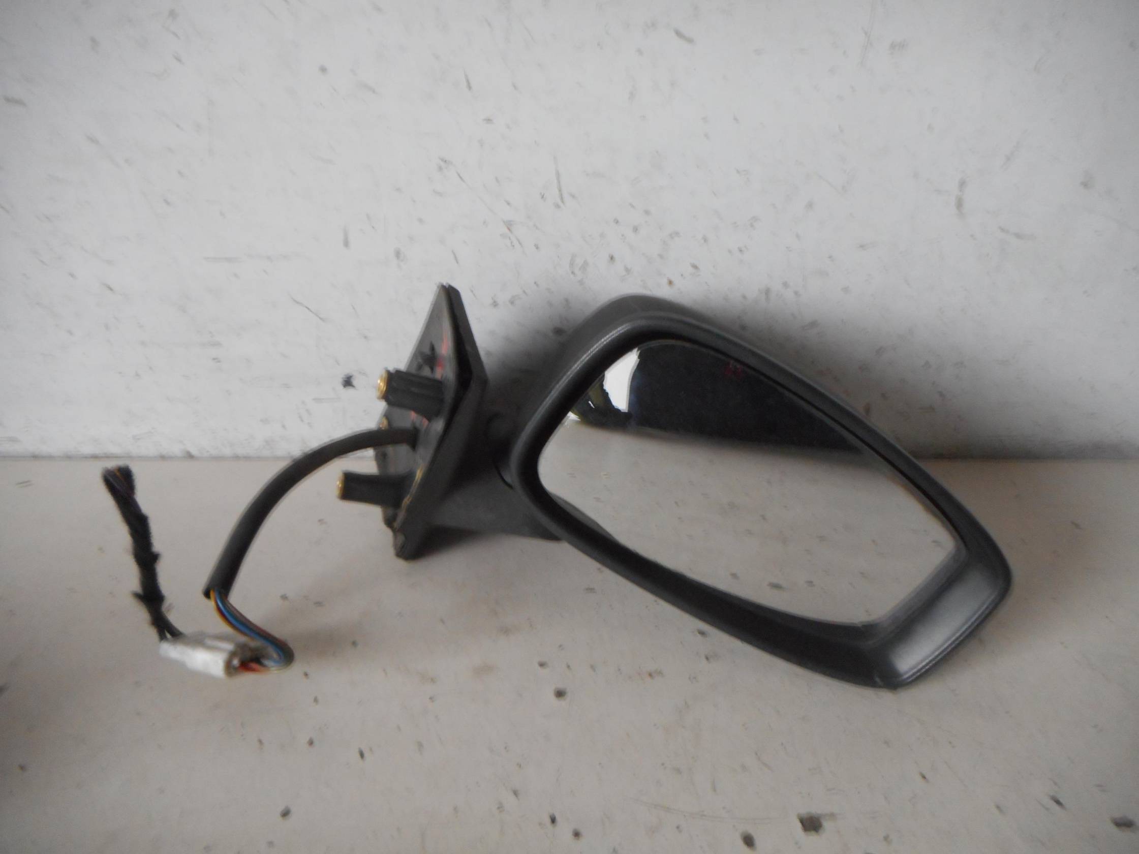 Retrovisore est. regolaz. elettr. dx.